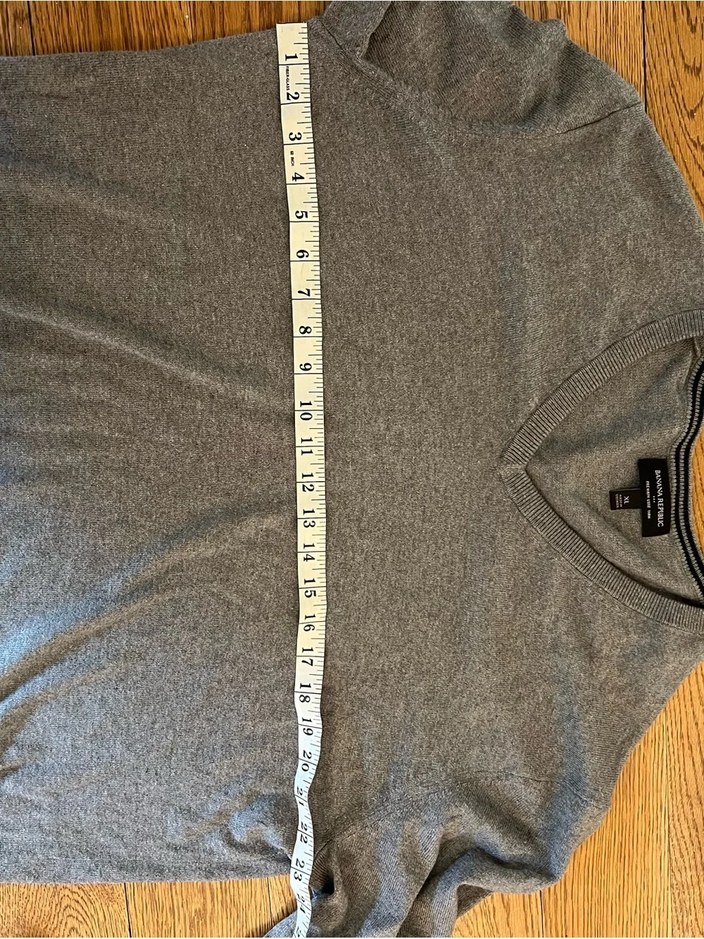 Banana Republic Luxe Yarn Men's V-Neck Sweater - Charcoal Gray XL